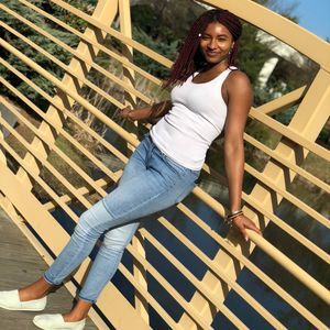 Meet your Posher, Monae